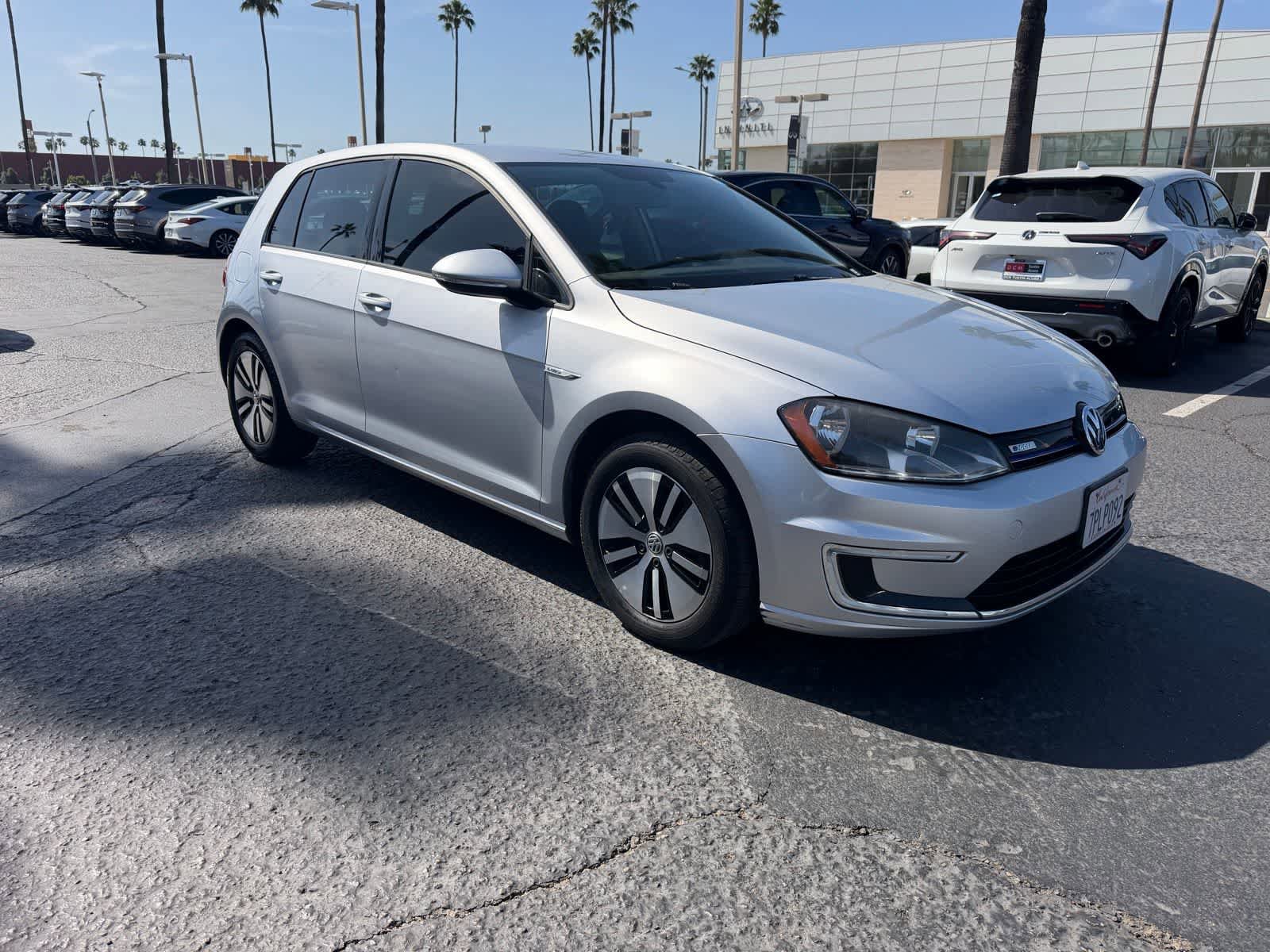 Used 2016 Volkswagen e-Golf SE FWD image 7