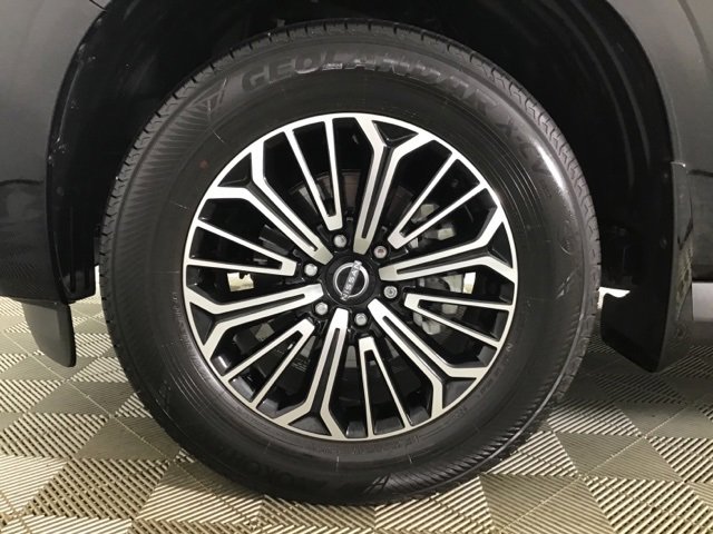 Used 2025 Nissan Armada Platinum image 27