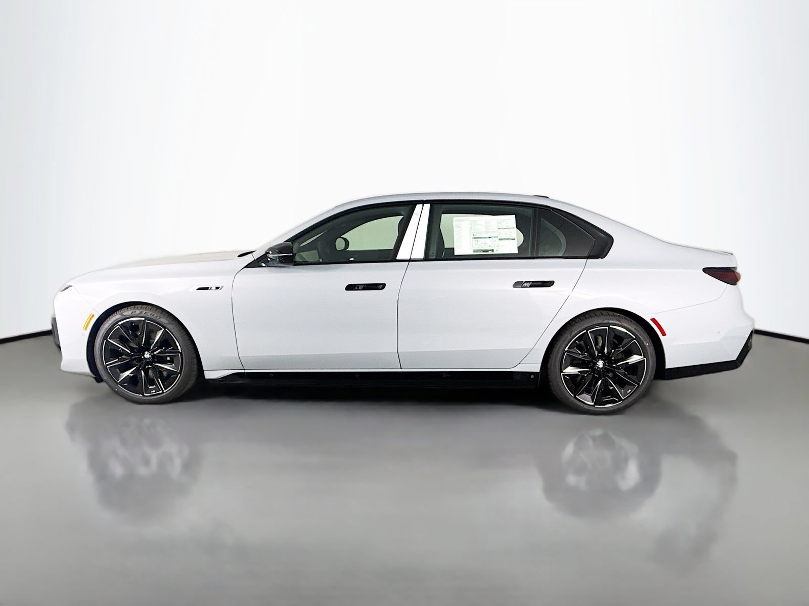 New 2026 BMW i7 xDrive60 w/ Executive Package AWD/4WD image 4