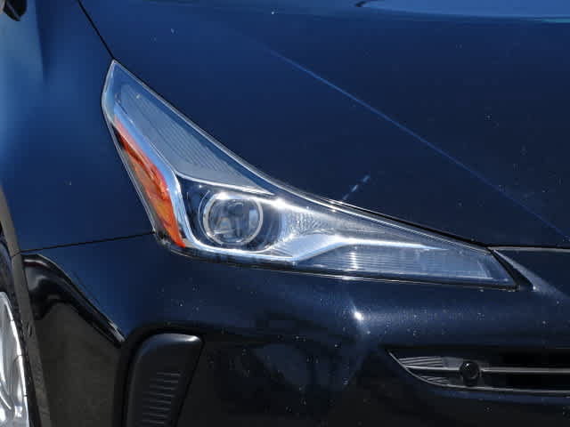 Used 2022 Toyota Prius LE FWD image 5