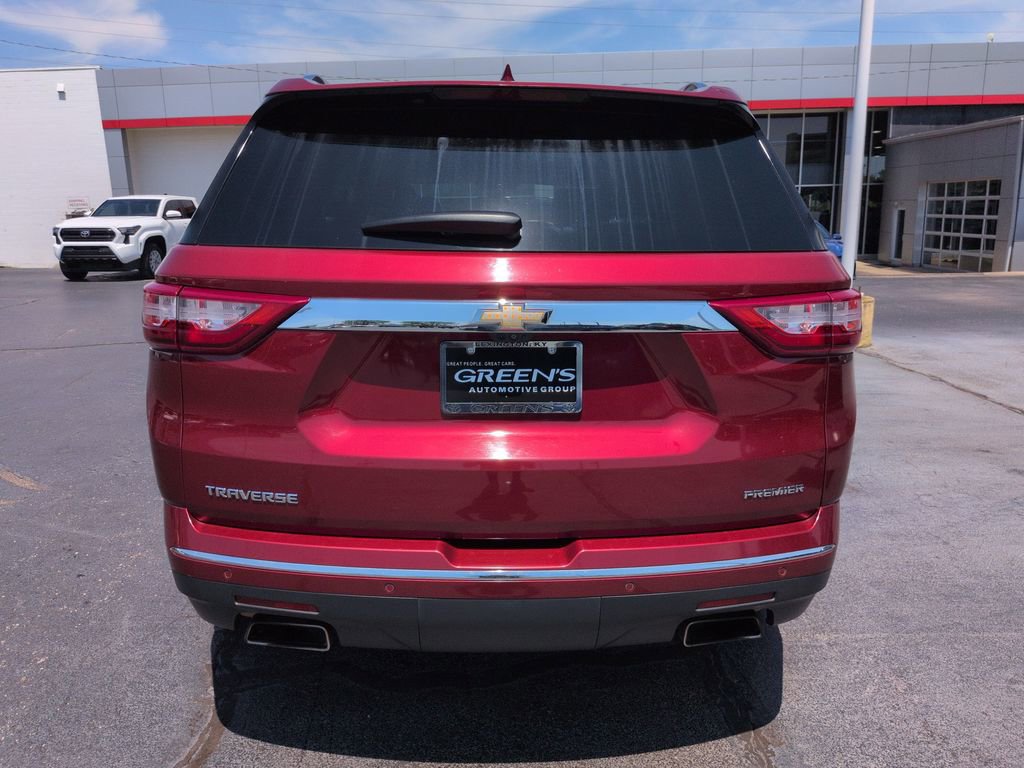 Used 2019 Chevrolet Traverse Premier w/ Driver Confidence II Package FWD image 4
