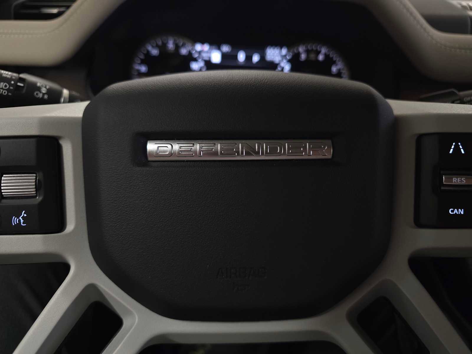 Used 2023 Land Rover Defender 130 SE image 25