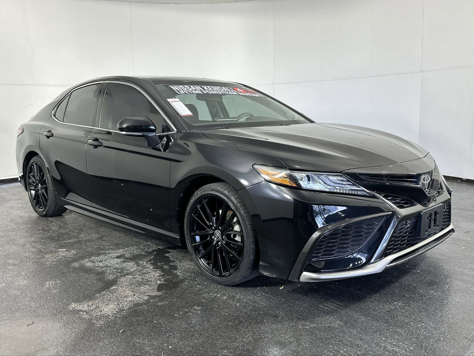 Used 2023 Toyota Camry XSE w/ Navigation Package image 3