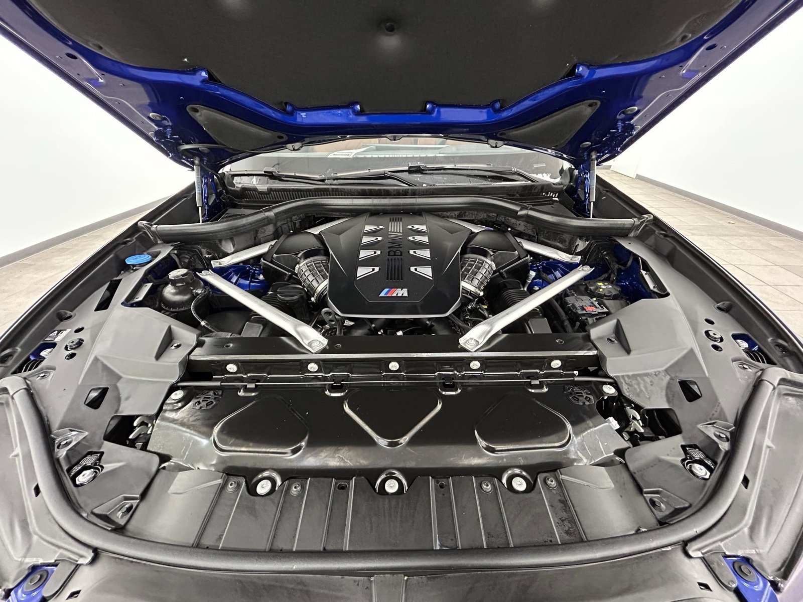 Used 2025 BMW X5 M60i w/ Parking Assistance Package image 44