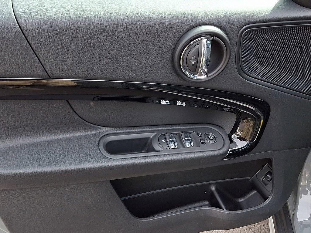 Used 2022 MINI Cooper Countryman S w/ Premium Package image 18