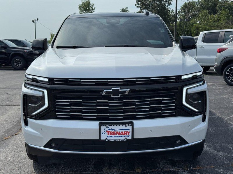 Used 2025 Chevrolet Tahoe High Country AWD/4WD image 9
