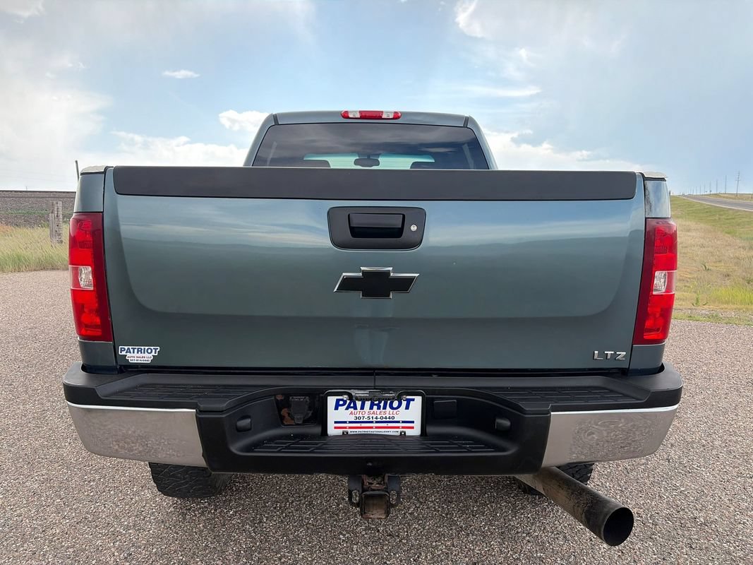 Used 2008 Chevrolet Silverado 2500 LTZ w/ Suspension Package, Off-Road AWD/4WD image 4