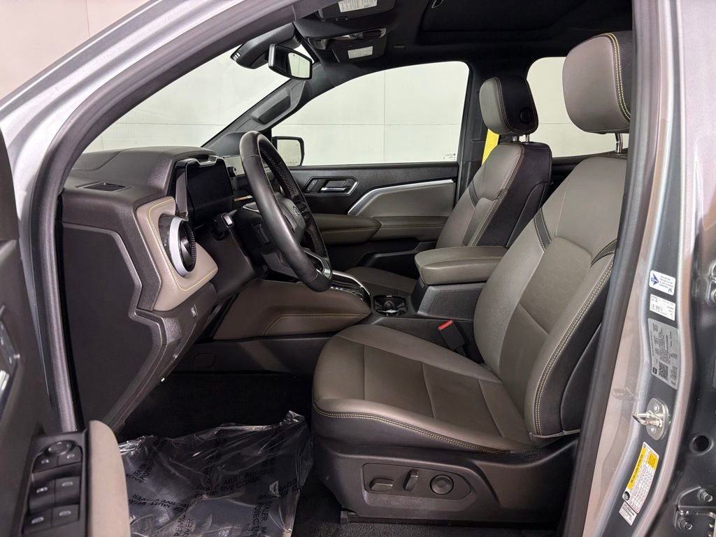 Used 2023 Chevrolet Colorado ZR2 w/ ZR2 Convenience Package III image 19