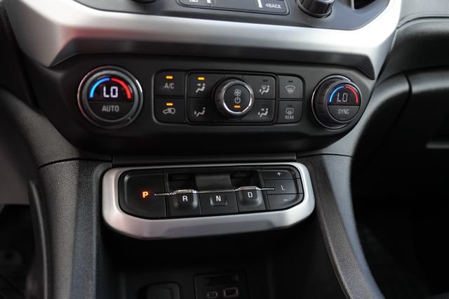 Used 2023 GMC Acadia SLT FWD image 15