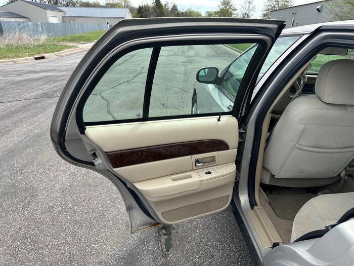 Used 2007 Mercury Grand Marquis GS RWD image 22