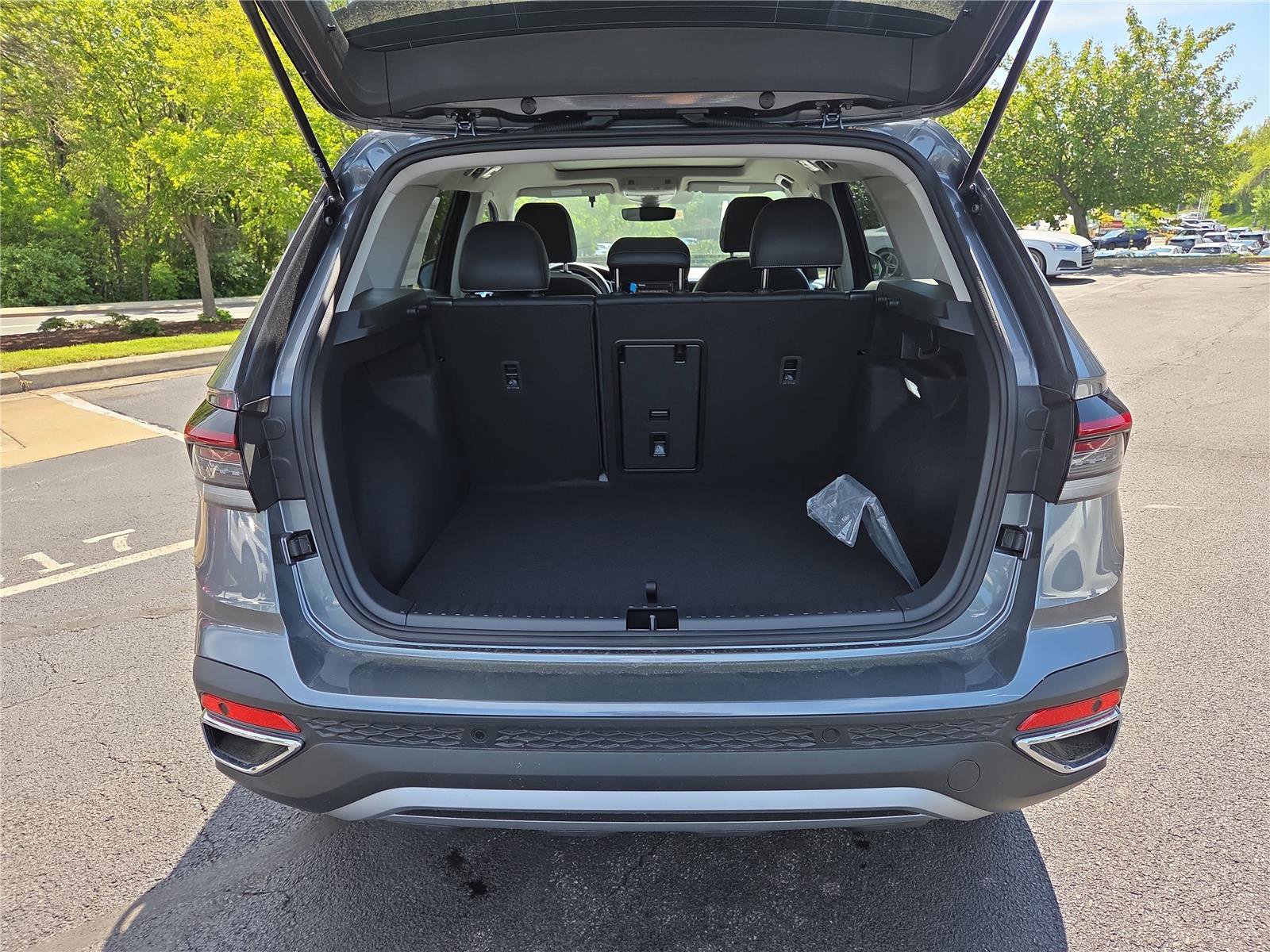 New 2026 Volkswagen Taos SE AWD/4WD image 5