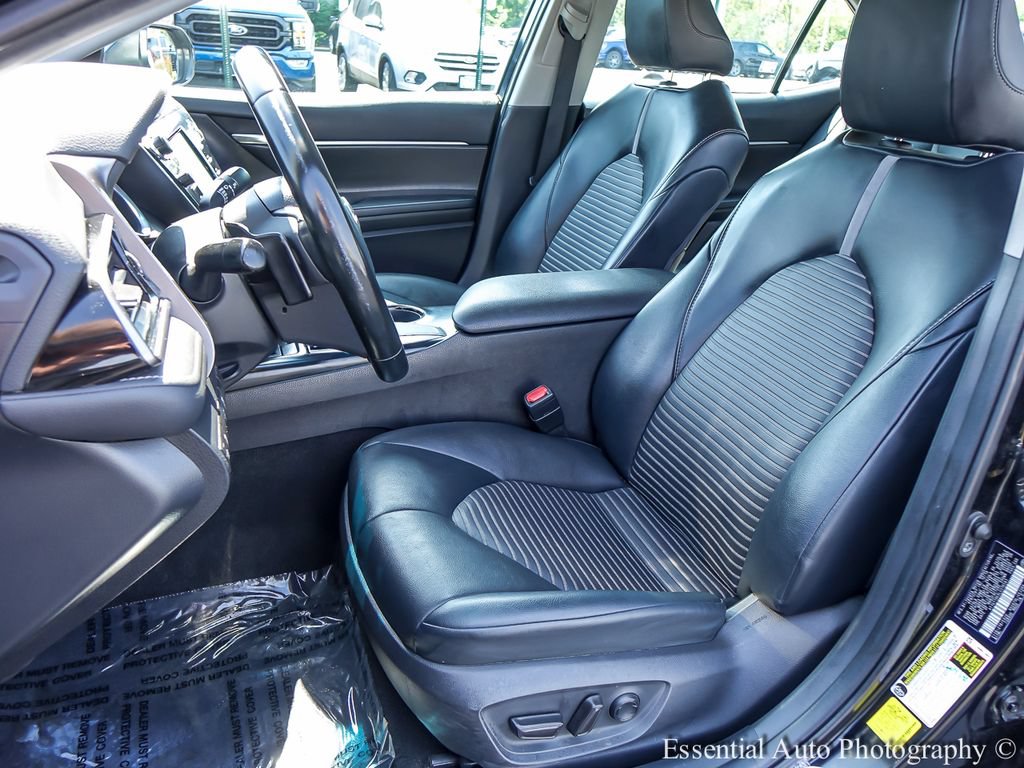 Used 2020 Toyota Camry SE FWD image 8