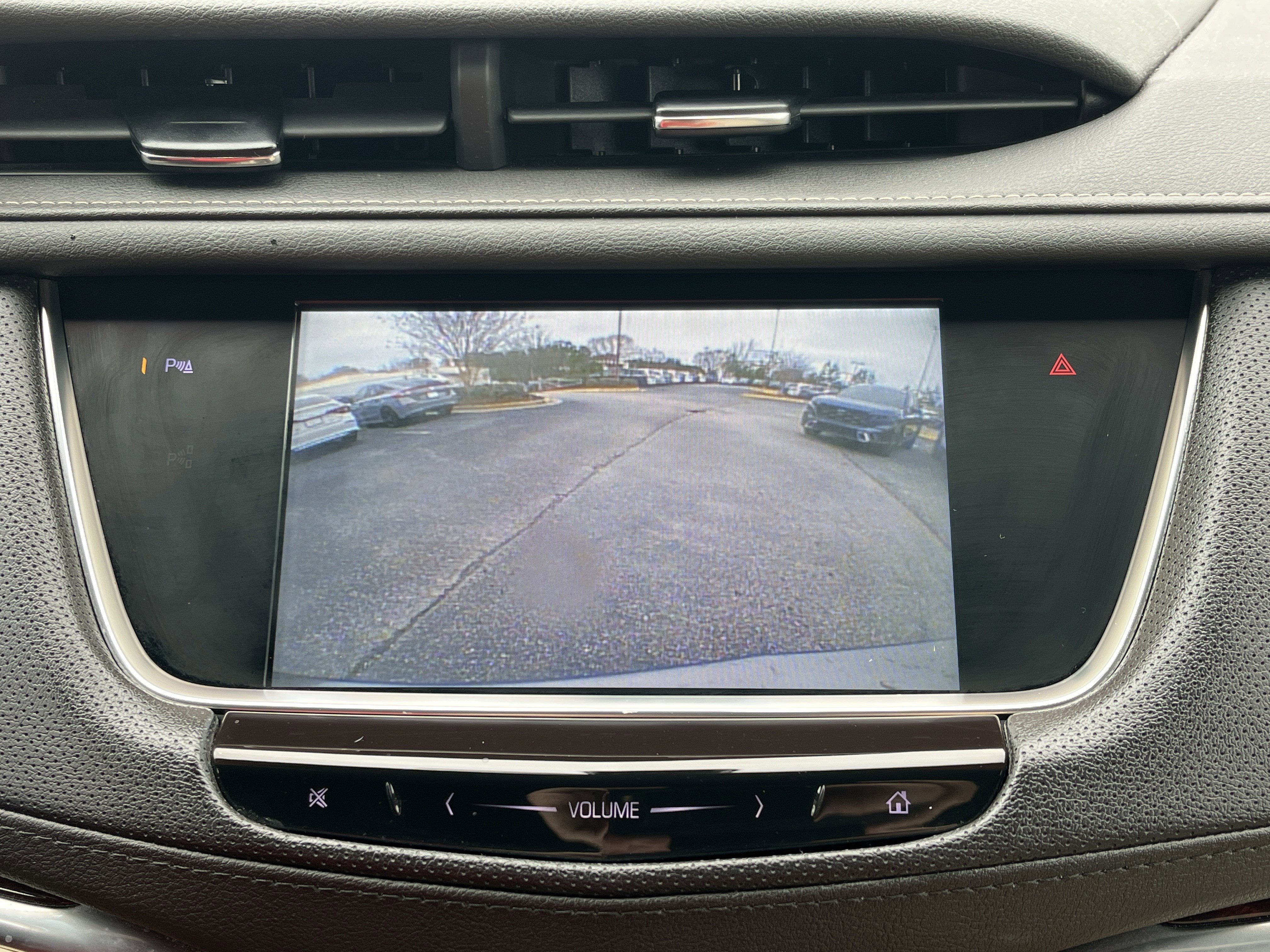 Used 2018 Cadillac XT5 Luxury w/ LPO, Wheel Lock Package image 4