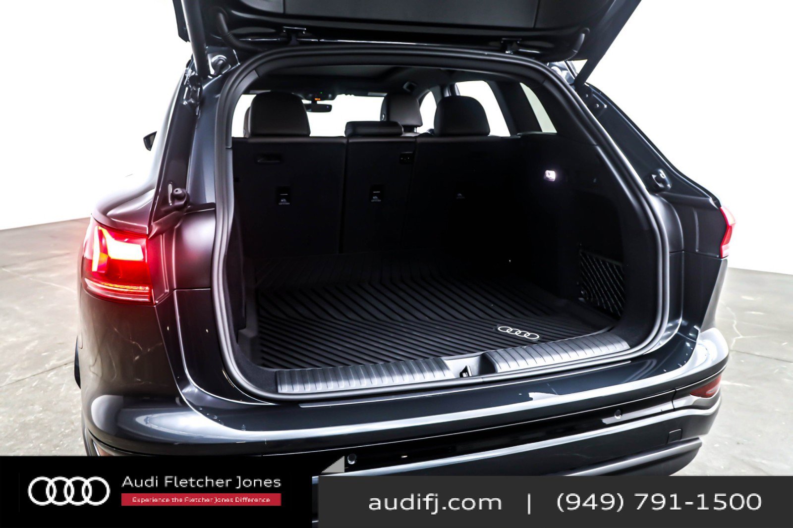 Used 2025 Audi Q6 e-tron Premium w/ Convenience Package image 23