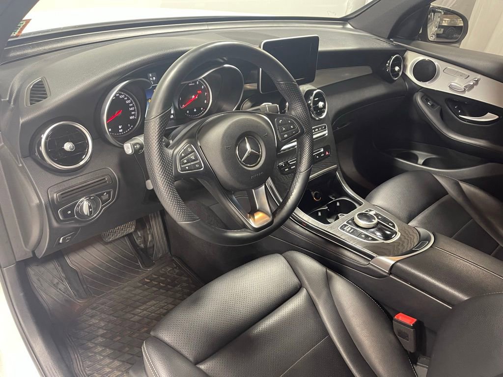 Used 2019 Mercedes-Benz GLC 300 4MATIC image 21