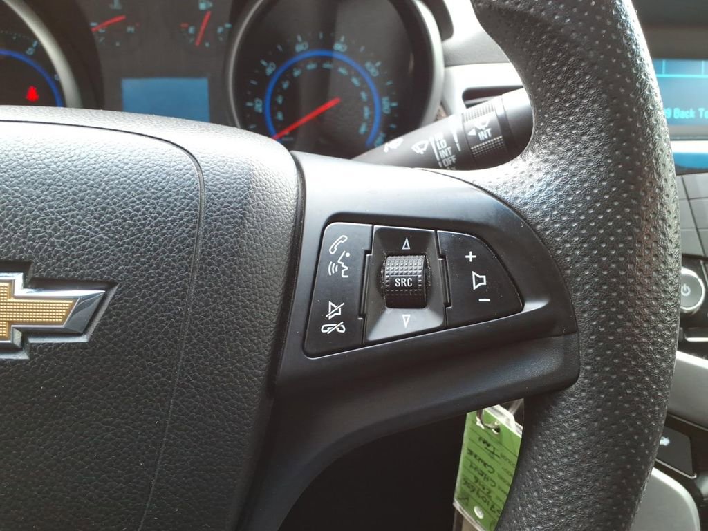 Used 2016 Chevrolet Cruze LT FWD image 19