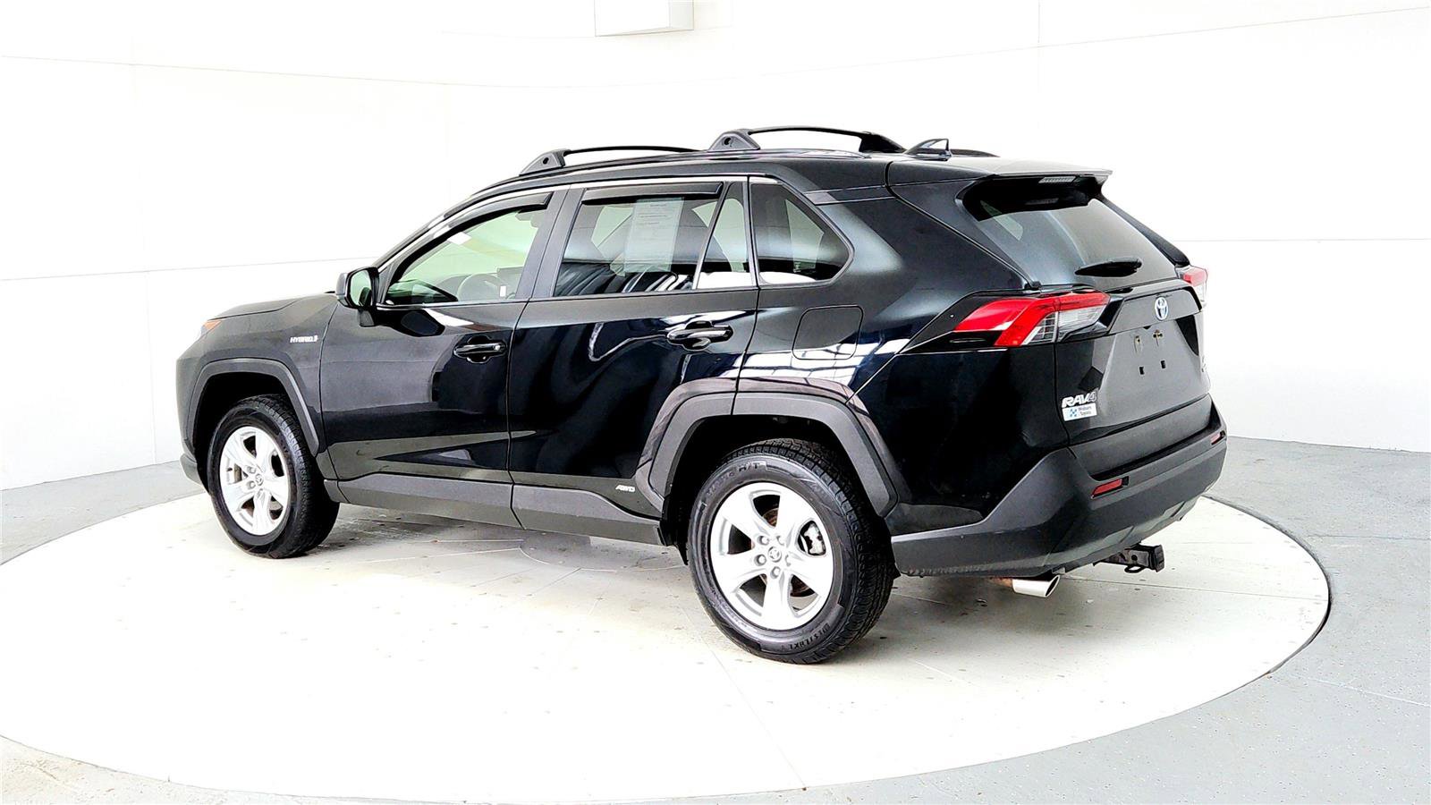Certified 2021 Toyota RAV4 LE image 4