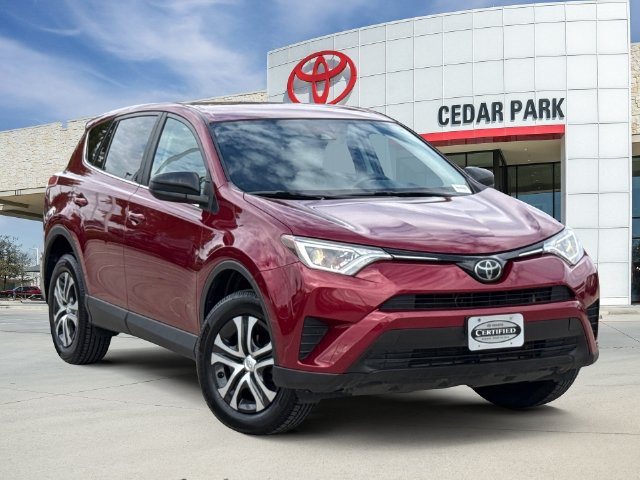 Used 2018 Toyota RAV4 LE FWD image 1