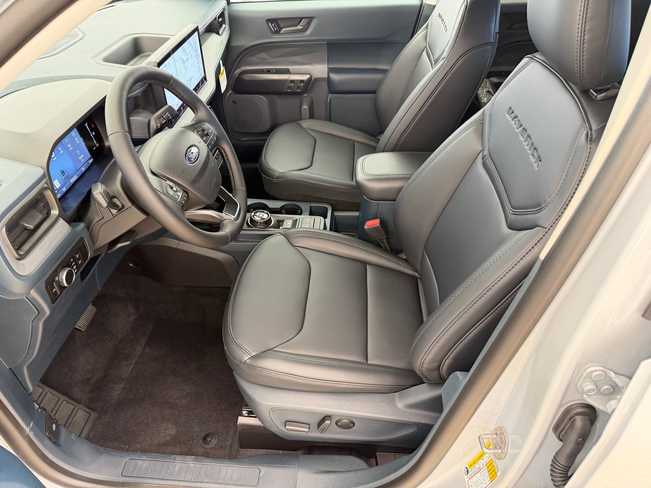 New 2026 Ford Maverick Lariat w/ Black Appearance Package AWD/4WD image 4