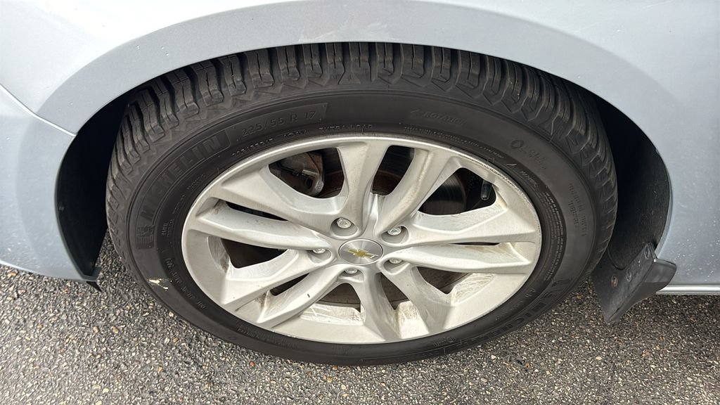 Used 2018 Chevrolet Malibu LT w/ Driver Confidence Package FWD image 32