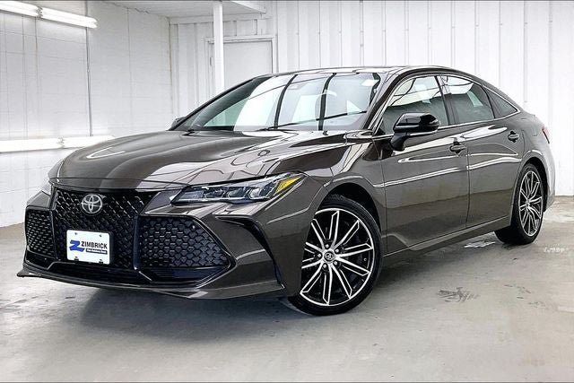 Used 2019 Toyota Avalon XSE w/ All Weather Liner Package FWD image 2