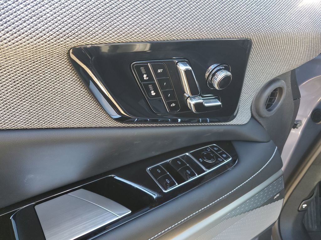 New 2026 Cadillac Optiq Luxury 1 image 23