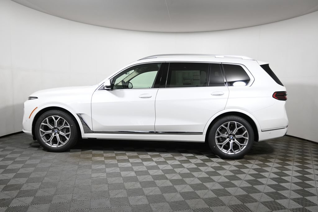 Used 2027 BMW X7 xDrive40i AWD/4WD image 2
