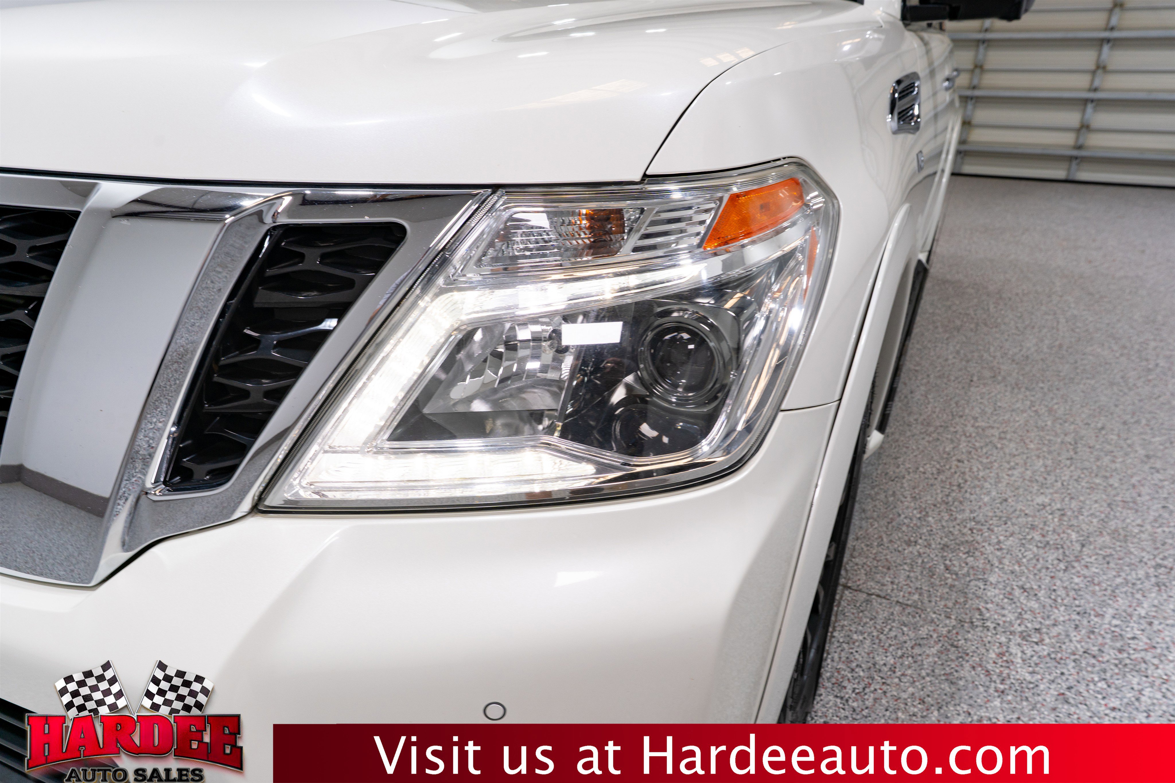 Used 2019 Nissan Armada Platinum w/ Captain's Chairs Package RWD image 8