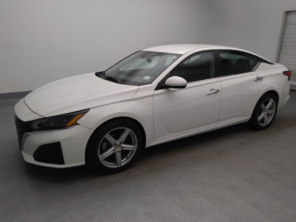 Used 2023 Nissan Altima 2.5 S FWD image 2