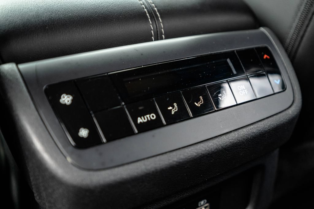 Used 2023 Nissan Pathfinder SL FWD image 34