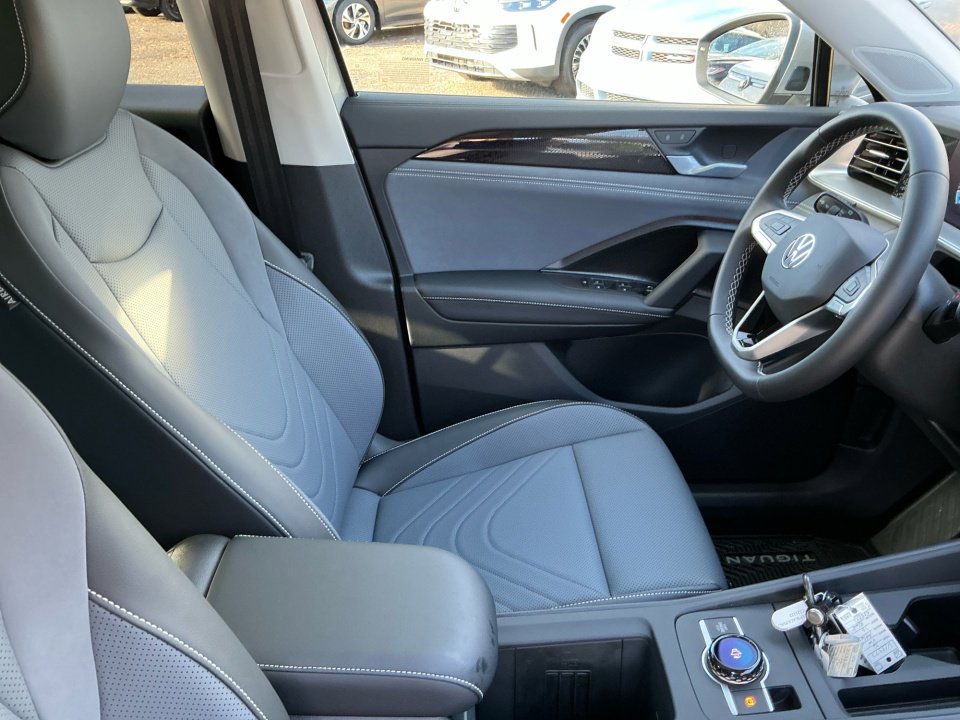 New 2026 Volkswagen Tiguan SE AWD/4WD image 29