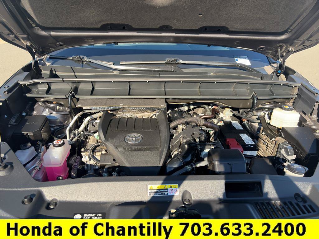 Used 2023 Toyota Highlander LE AWD/4WD image 32