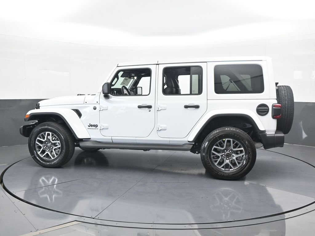 Used 2025 Jeep Wrangler Unlimited Sahara AWD/4WD image 3