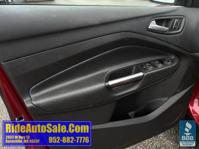 Used 2017 Ford Escape SE w/ Equipment Group 201A AWD/4WD image 9