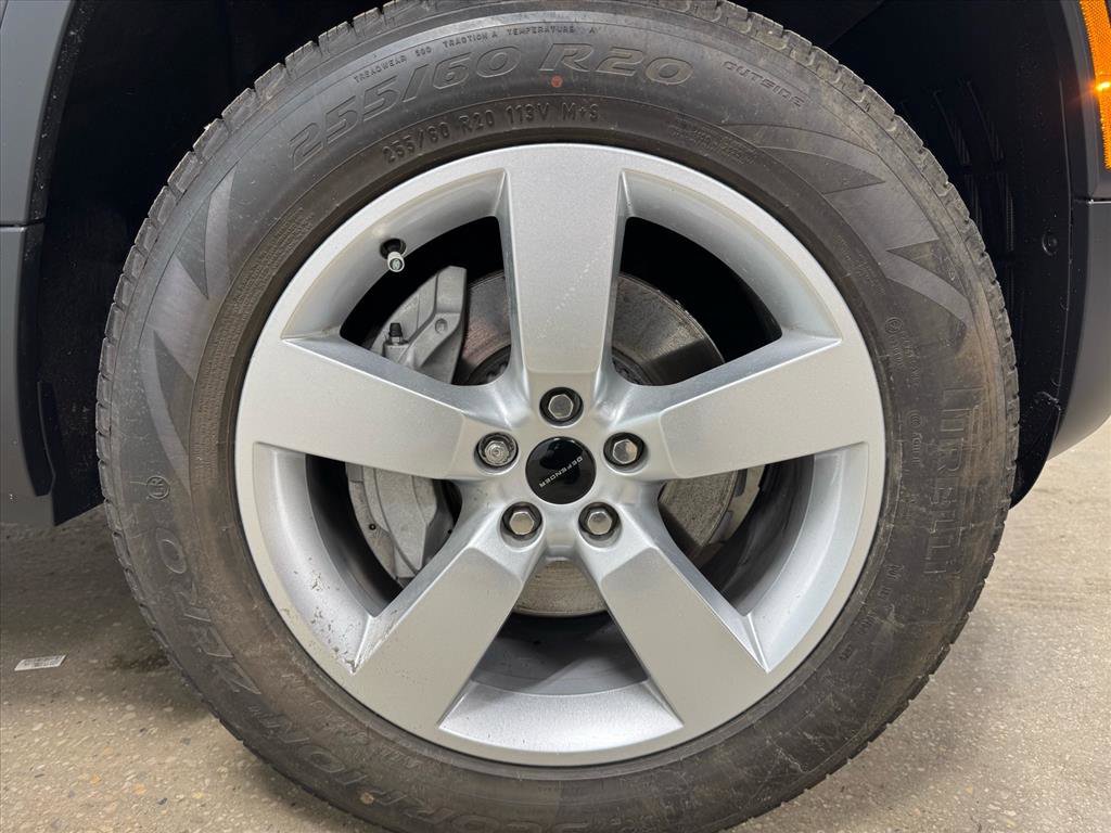 Used 2026 Land Rover Defender 110 S image 11