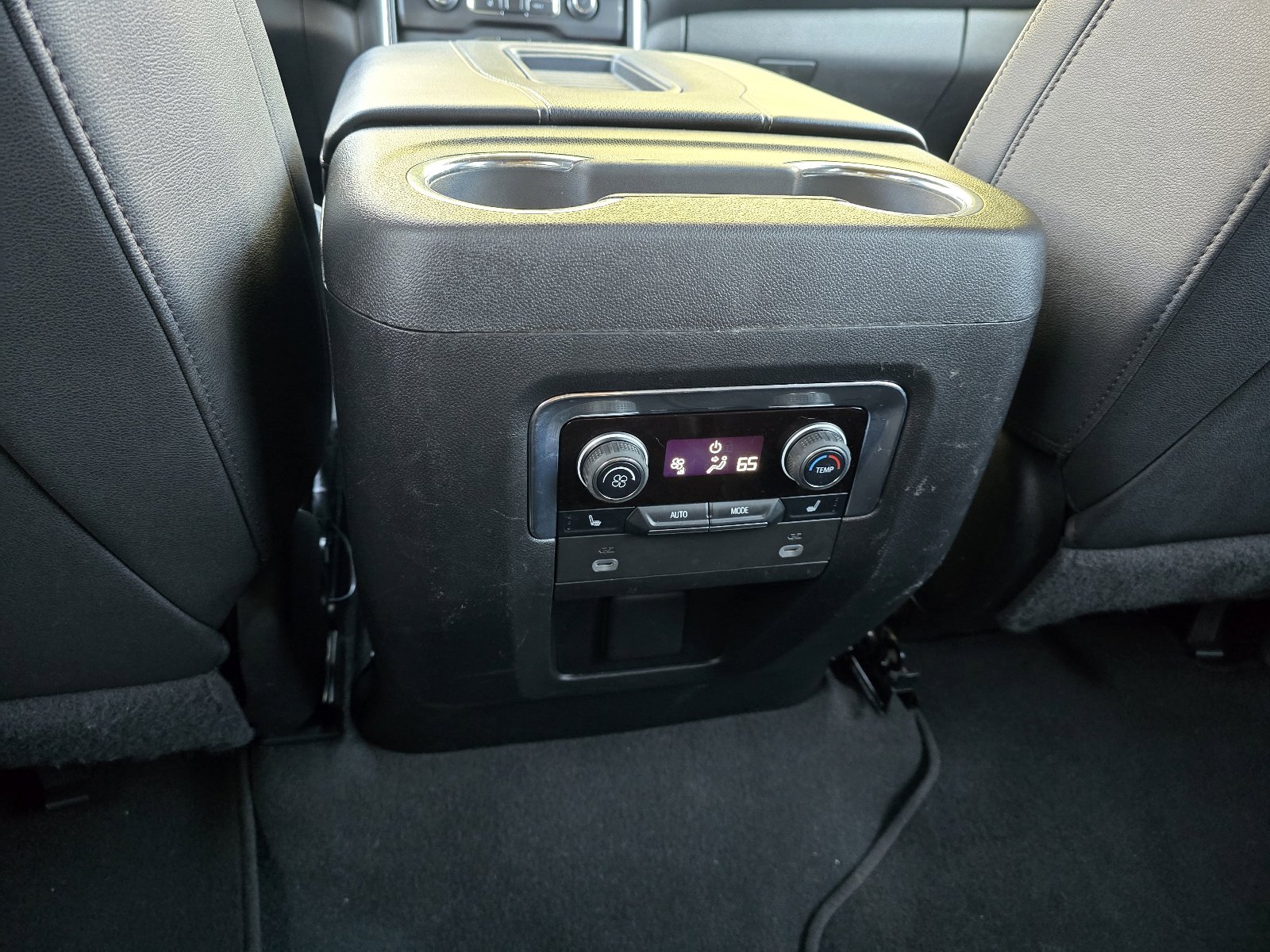 Used 2023 Chevrolet Suburban Premier RWD image 24