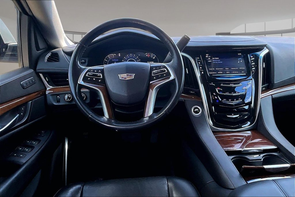 Used 2019 Cadillac Escalade Luxury AWD/4WD image 5