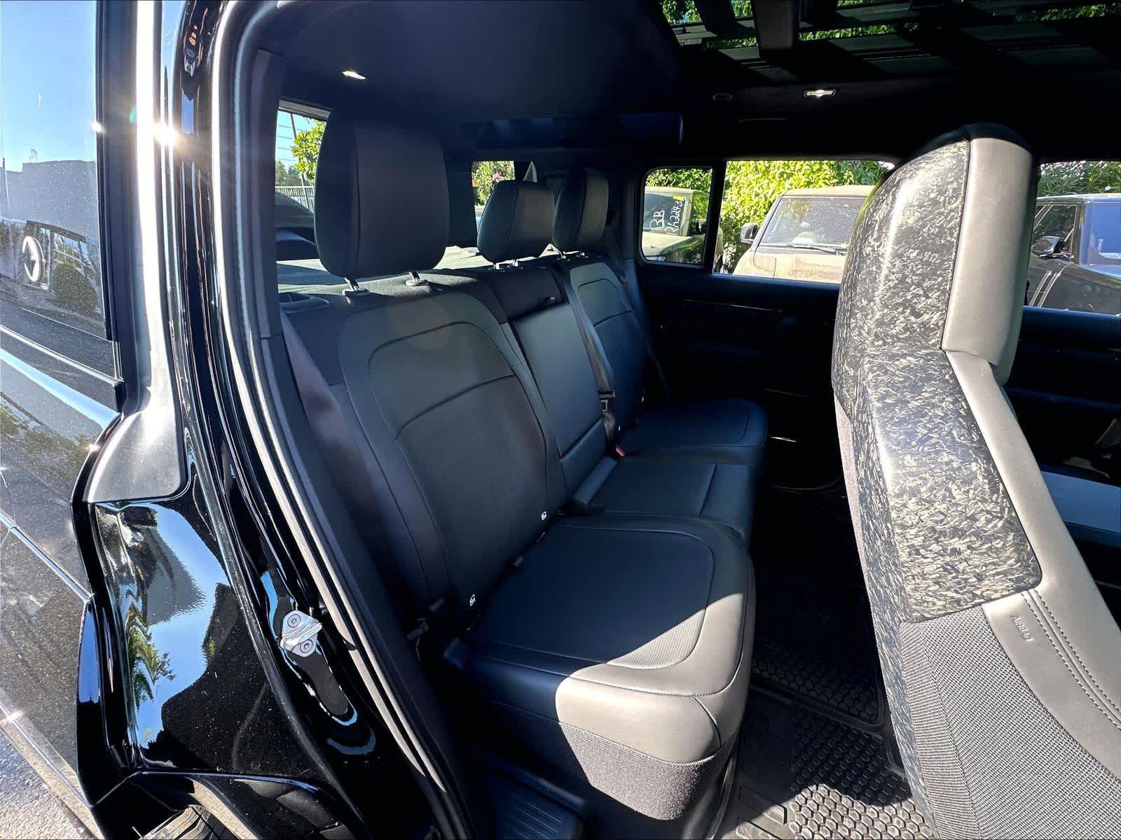 New 2026 Land Rover Defender 110 OCTA AWD/4WD image 27