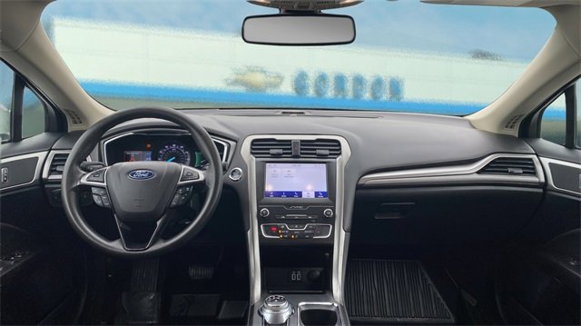 Used 2020 Ford Fusion SE image 15