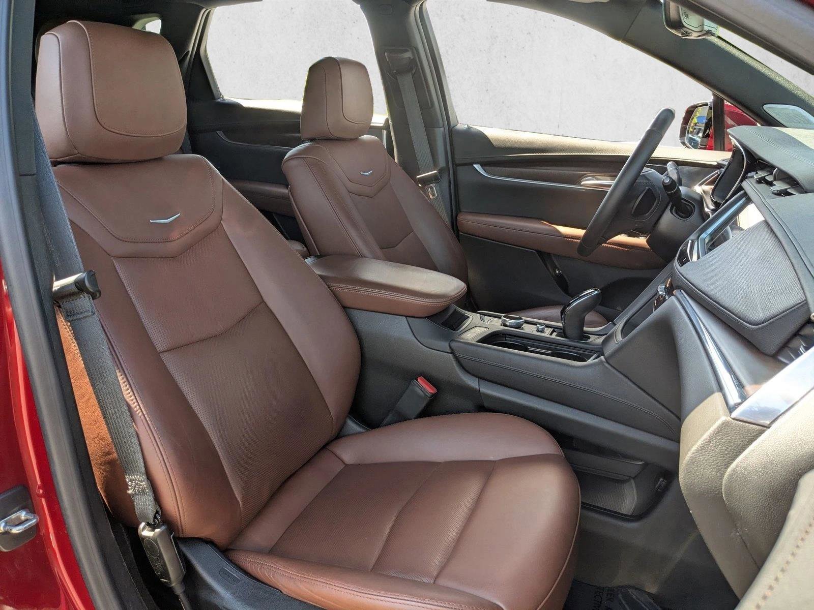 Used 2023 Cadillac XT5 Premium Luxury w/ Technology Package AWD/4WD image 22