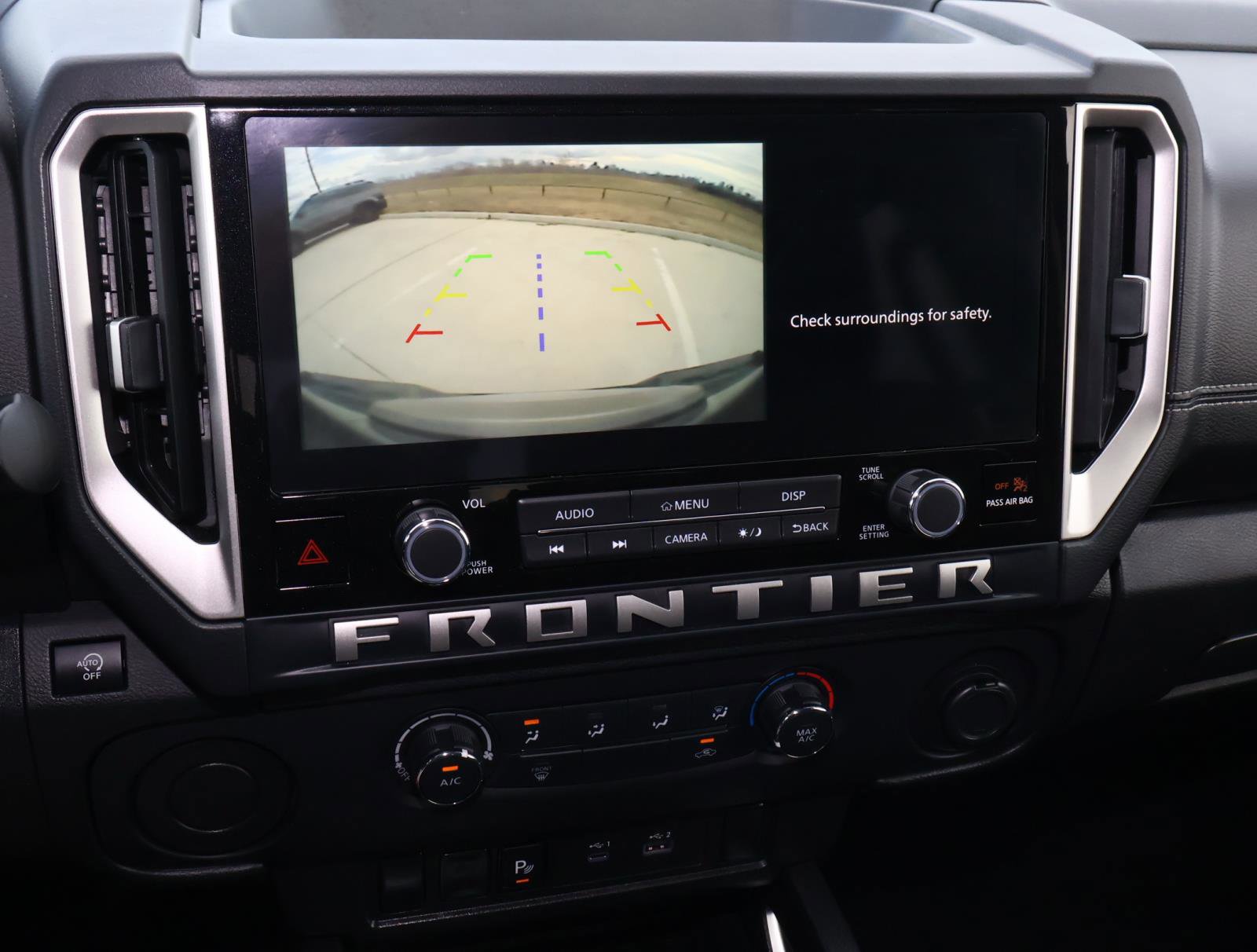 Used 2025 Nissan Frontier SV image 27