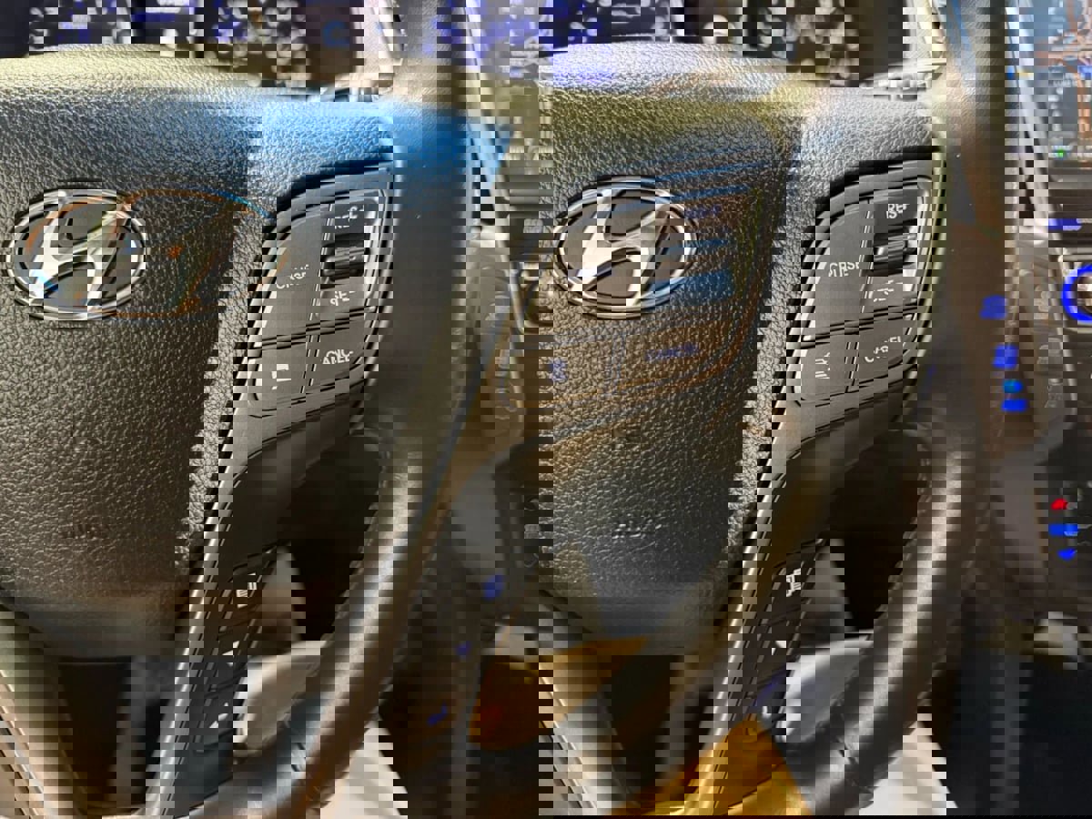 Used 2017 Hyundai Santa Fe SE w/ SE Ultimate Tech Package 03 image 24