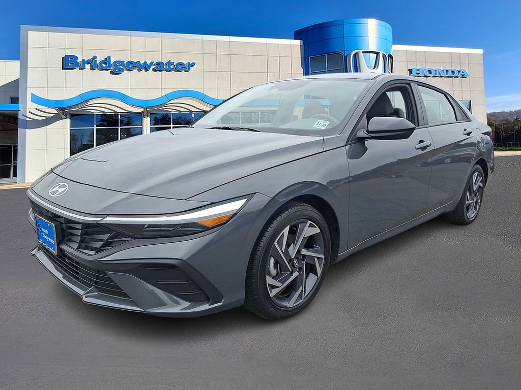 Used 2025 Hyundai Elantra Sport w/ Cargo Package FWD image 3