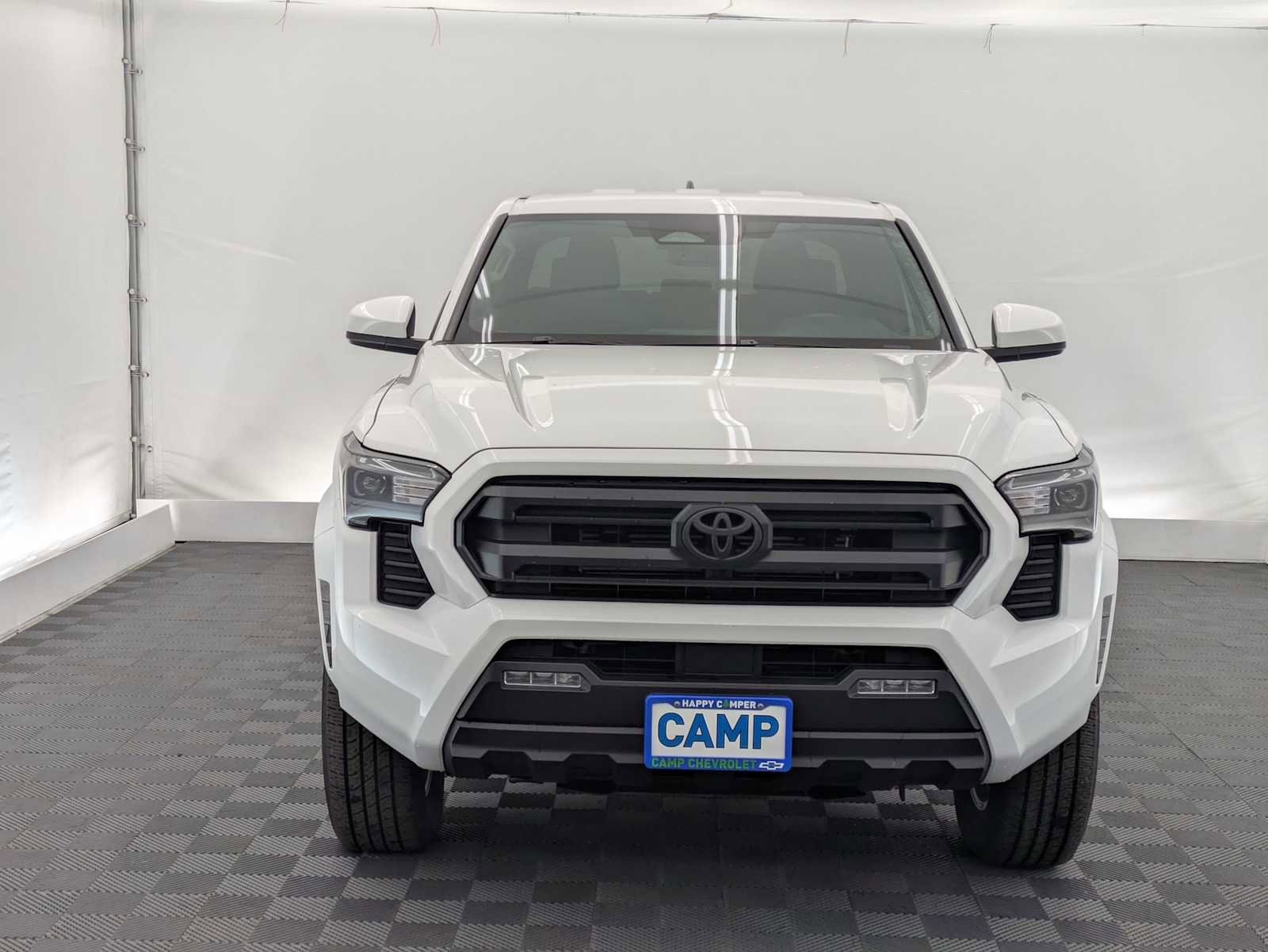 Used 2024 Toyota Tacoma SR5 AWD/4WD image 9