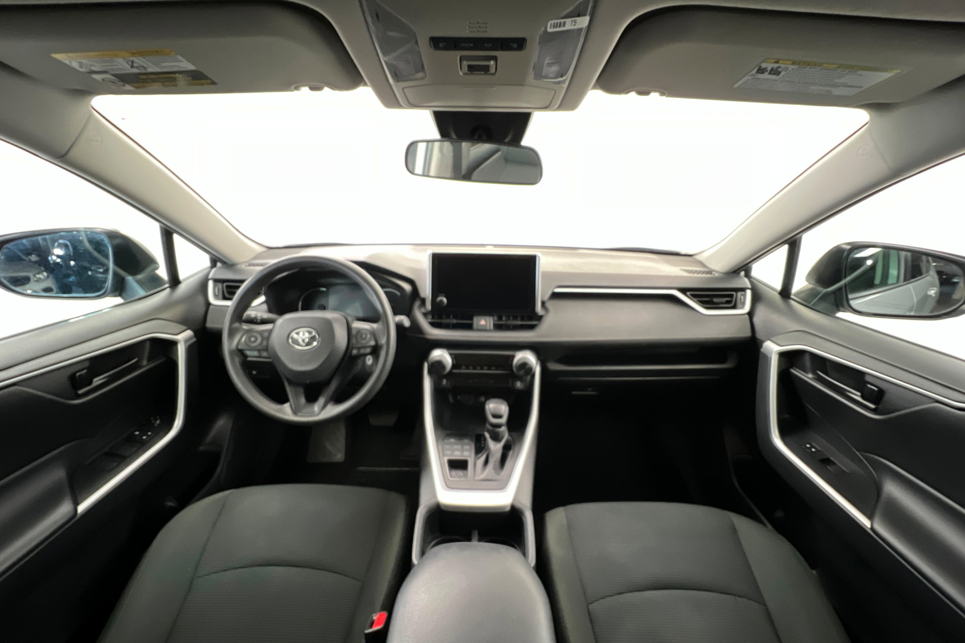 Used 2024 Toyota RAV4 LE image 10