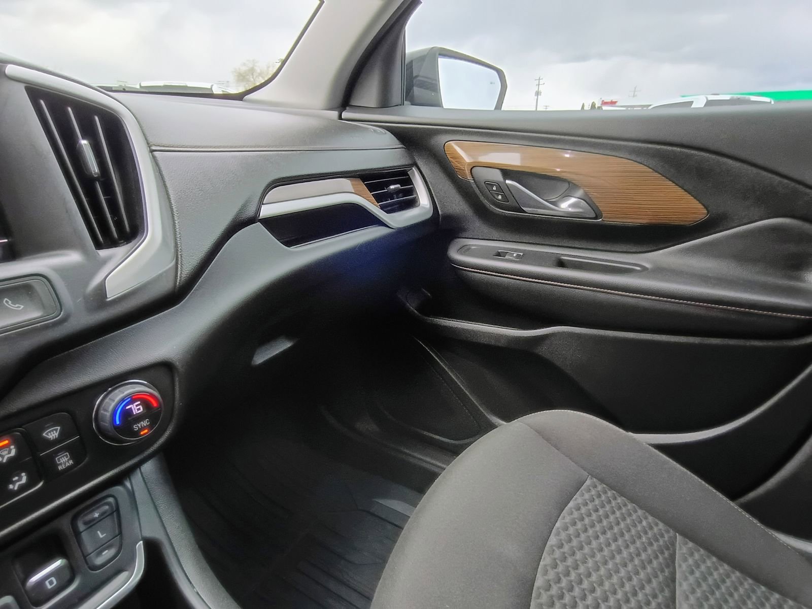 Used 2020 GMC Terrain SLE w/ Driver Convenience Package image 24