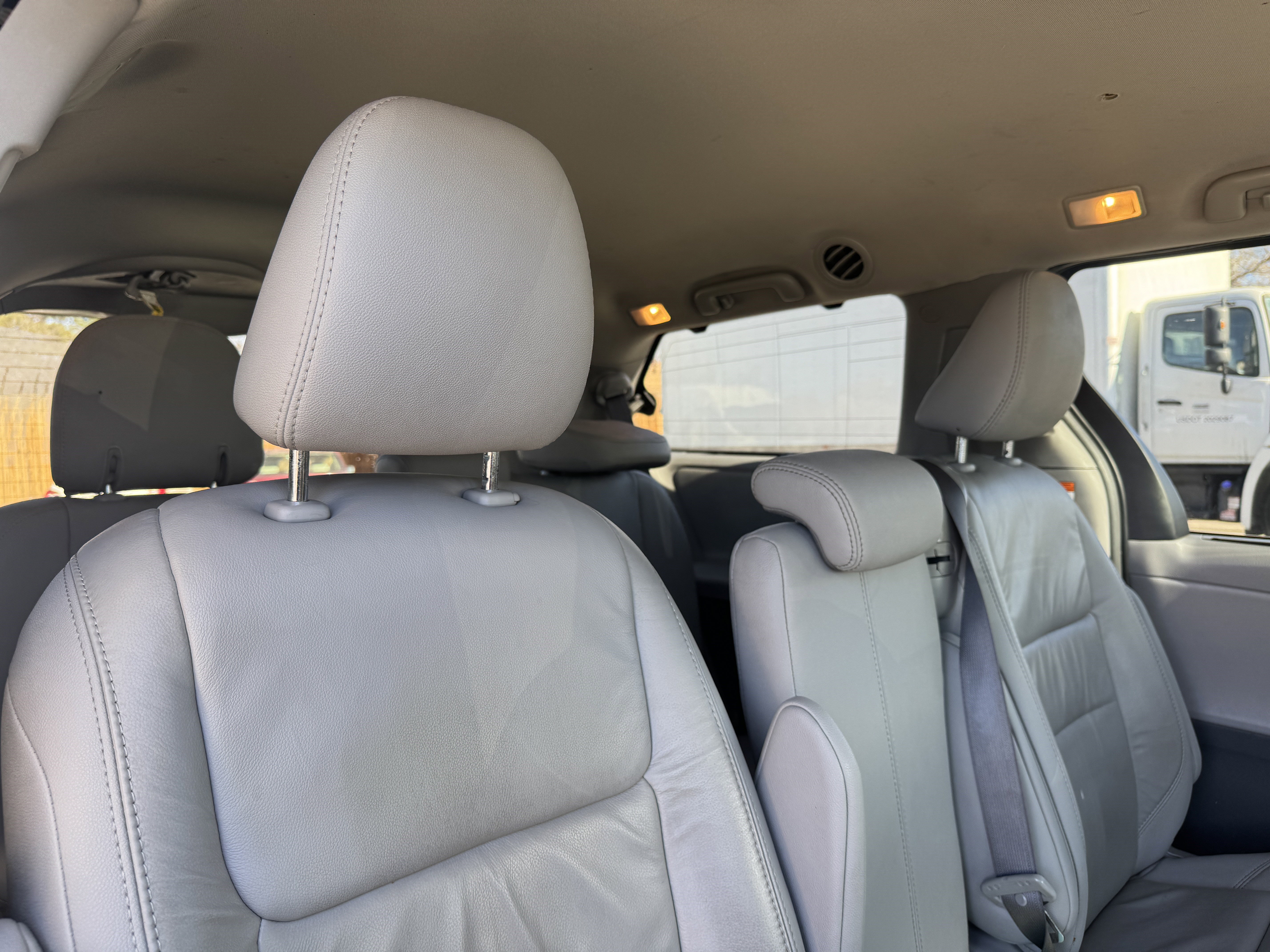 Used 2017 Toyota Sienna XLE image 17