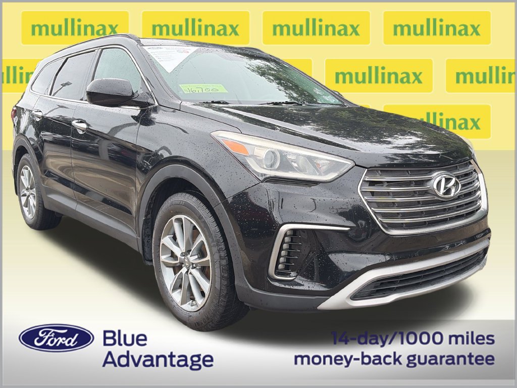 Used 2018 Hyundai Santa Fe SE w/ Cargo Package FWD image 2