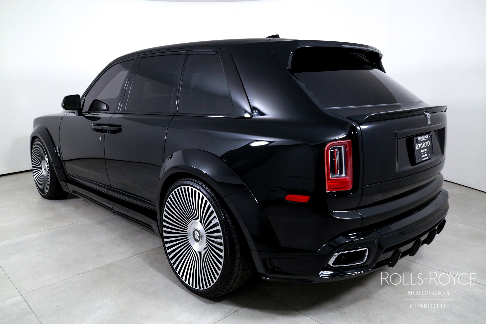 Used 2022 Rolls-Royce Cullinan image 8