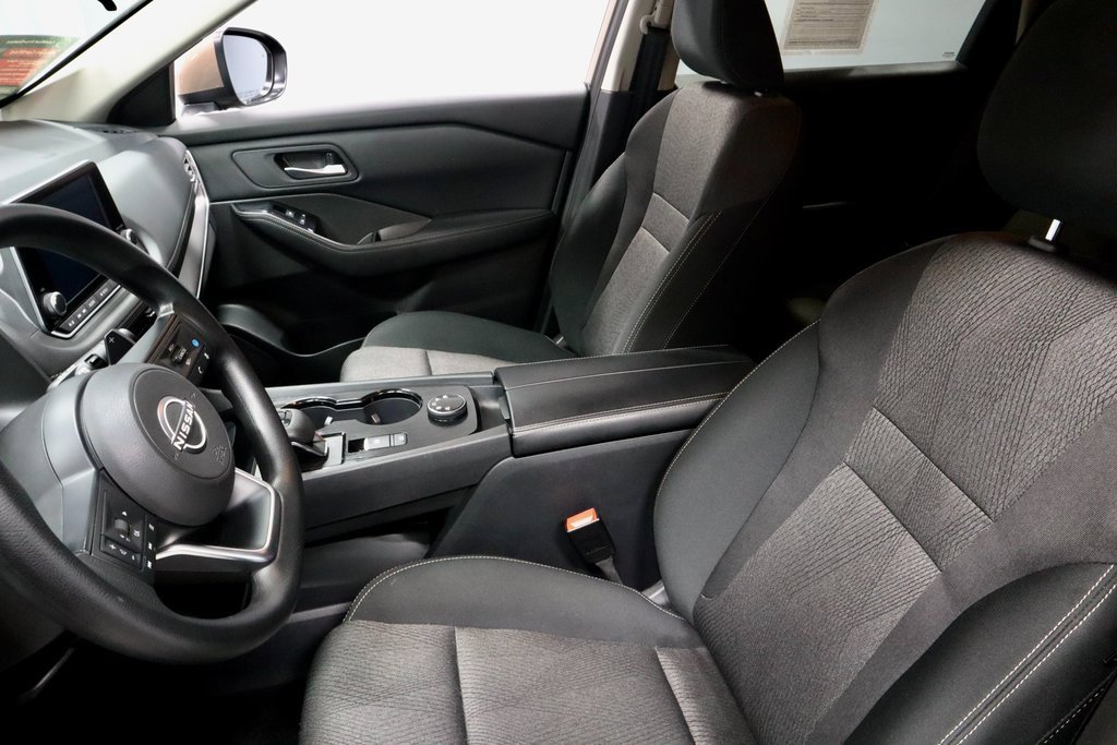 Certified 2024 Nissan Rogue SV image 25